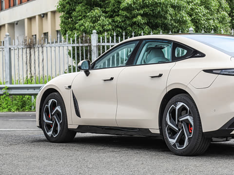 2027�� ���� 255 Ultra���������״��