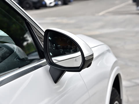 2026�� GLC 300 L 4MATIC ������