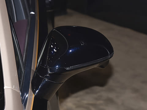 2026�� 4.0T V8��