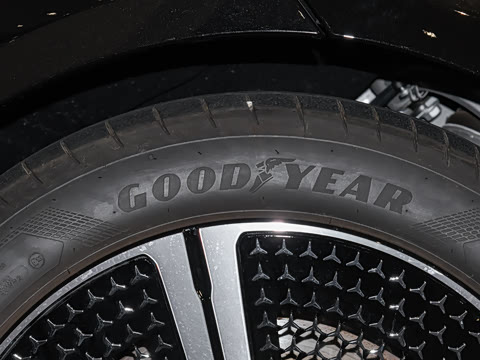 2025�� 500 4MATIC