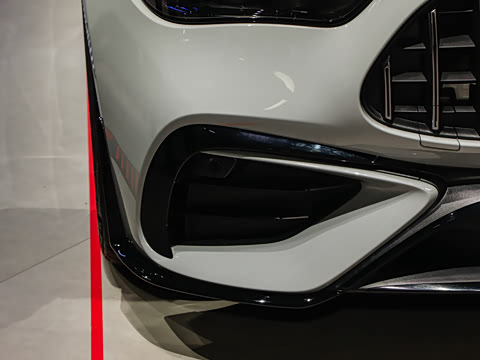 2026�� AMG CLE 53 4MATIC+ ������ܳ�