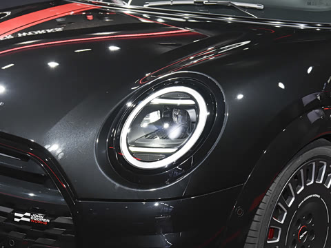 2025�� JOHN COOPER WORKS