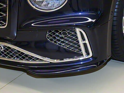 2026�� 4.0T V8 Mulliner