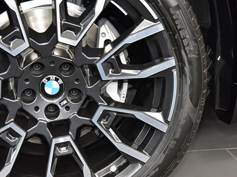 2025�� xDrive 40Li M�˶���ҹ��װ