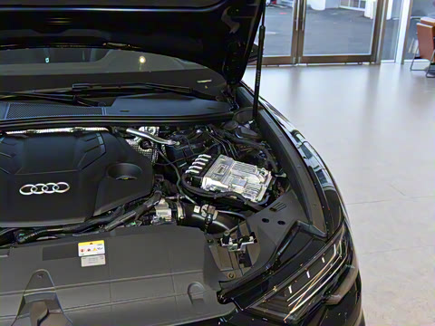 2025�� allroad quattro 55 TFSI ��̽�ռ�