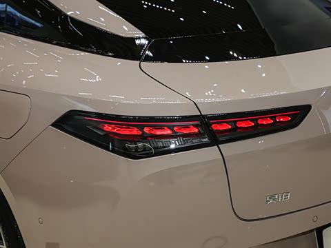 2025�� �Ŀ� 710 Max��