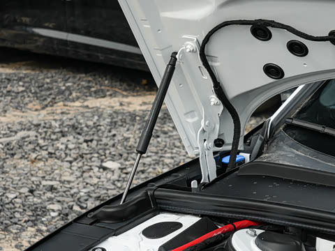 2026�� 200���������� 40 TFSI ����������