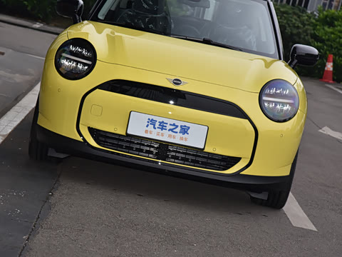 2025�� �Ŀ� 466km COOPER E ������