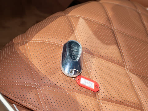 2027�� S 680 4MATIC