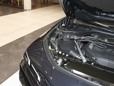 2026�� 735Li M�˶���װ