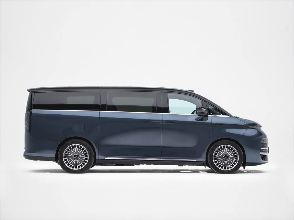 Geely Galaxy V900, Минивэн: фото поколения