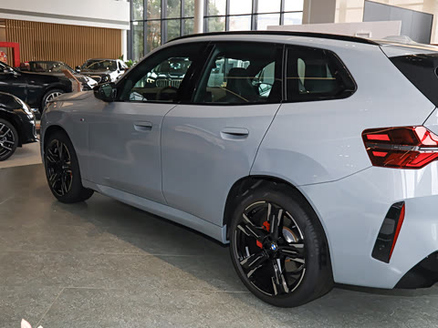 2025�� M50 xDrive