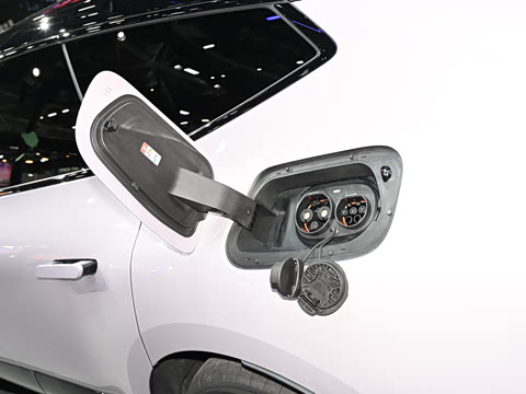 2026�� �ն�����quattro��