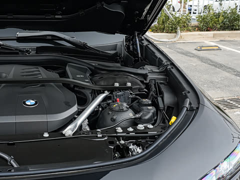 2026�� �Ŀ� 740Li ������ M�˶���װ