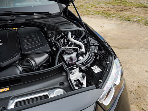 2026�� �Ŀ� E 300 L ʱ����