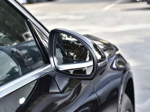 2026�� GLC 300 L 4MATIC ������ 5��