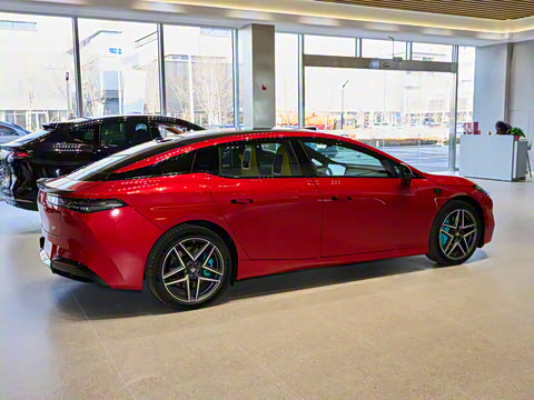 2025�� �Ŀ� 710 Max��