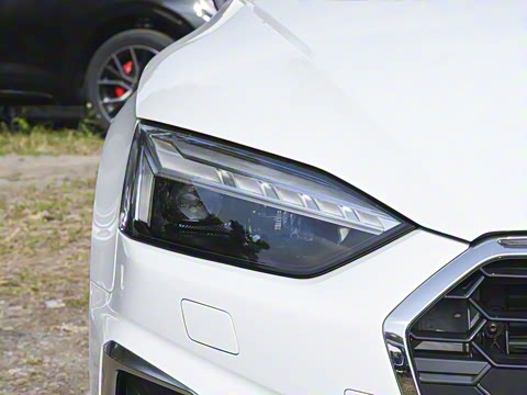 2025�� Coupe 40 TFSI ʱ�ж�����