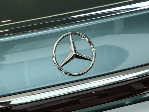 2026�� �Ŀ� E 300 L ������