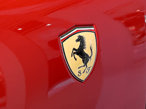 2026�� 3.9T V8 Spider