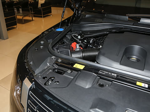 2026�� 3.0 L6 400PS AB�����