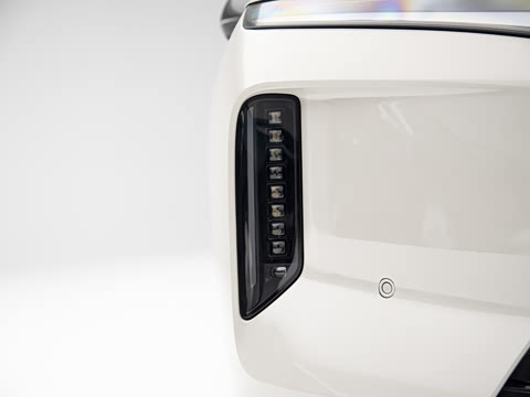 2026�� ���� 585kW ����������