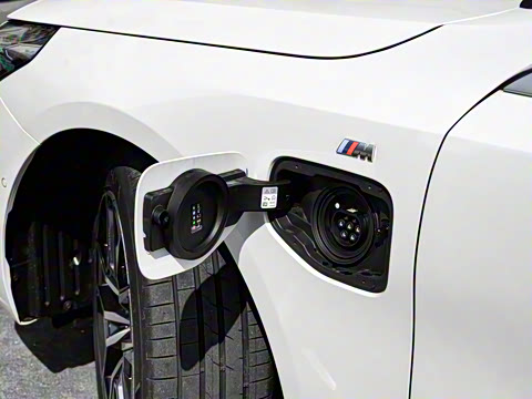 2026�� eDrive 40L M�˶���װ