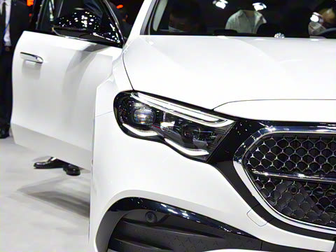 2026�� E 300 �������˶���