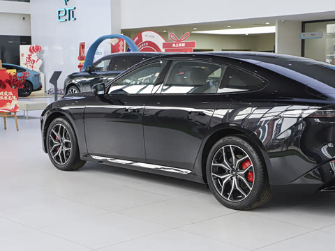 2025�� ���� 650MaxѲ����