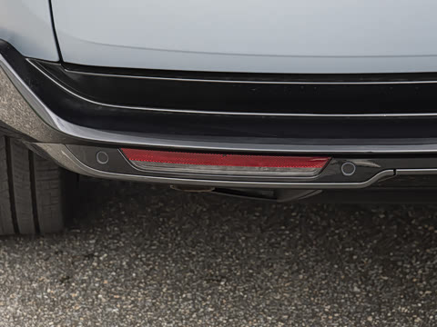 2026�� 4.4 V8 SV����� ����