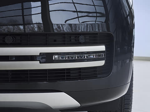 2026�� 3.0 L6 400PS SE�����