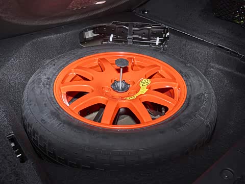 2026�� 3.0 L6 400PS SE�����