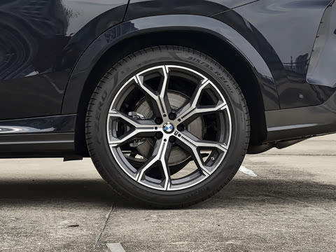 2026�� xDrive40i M�˶���װ