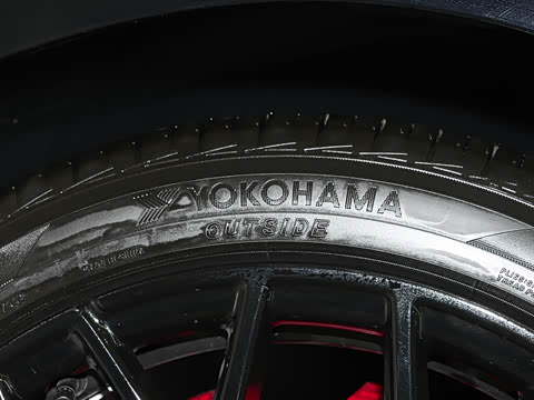 2026�� 2.0T Trophy+ �����˶���