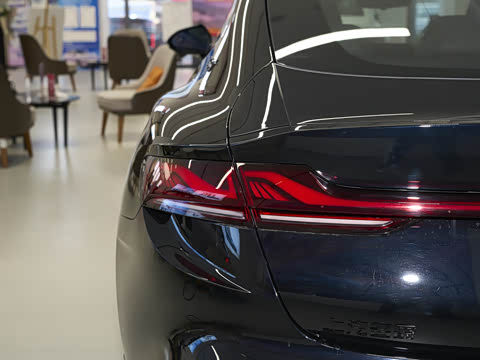 2026�� 2.0T Trophy+ �����˶���