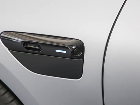 2025�� 705km Max