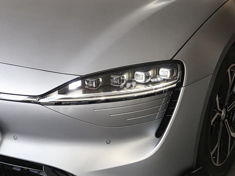 2025�� 705km Max