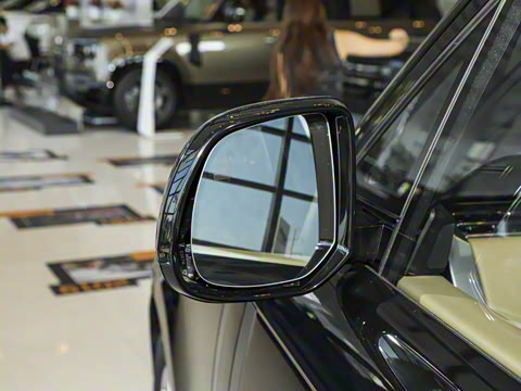 2025�� 3.0 L6 400PS ʢ���ӳ���