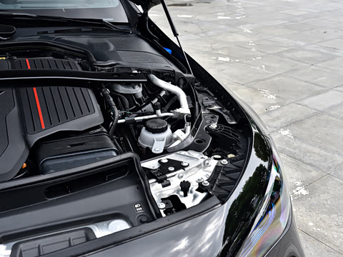 2026�� �Ŀ� AMG CLE 53 4MATIC+ ���ܳ�