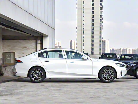 2026�� 530Li ������ ������װ