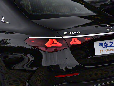 2026�� E 300 L �����˶���