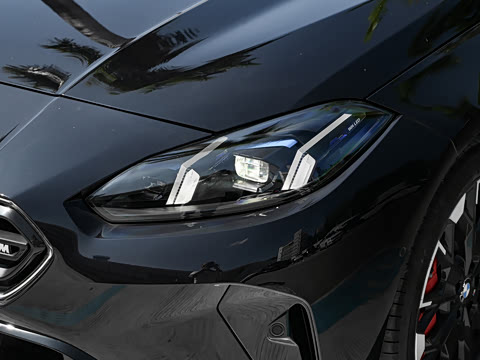 2026�� M235L