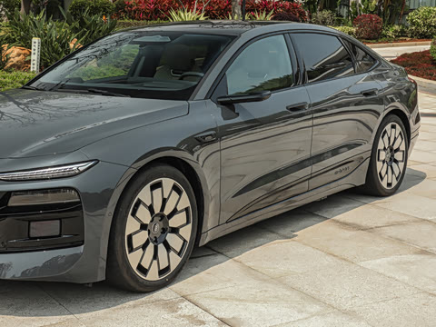 2026�� quattro Ǭ���Ǽݰ�