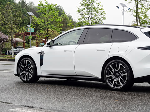 2026�� ��Ȼ�澳�� 100kWh Touring