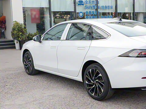 2026�� L 300TSI DSG ������