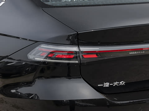 2026�� L 300TSI DSG ������