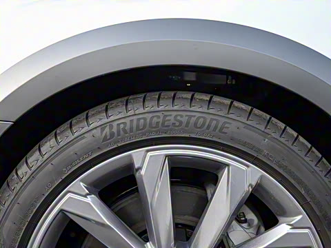 2025�� allroad quattro ̽���� 55 TFSI ����ԽҰ��