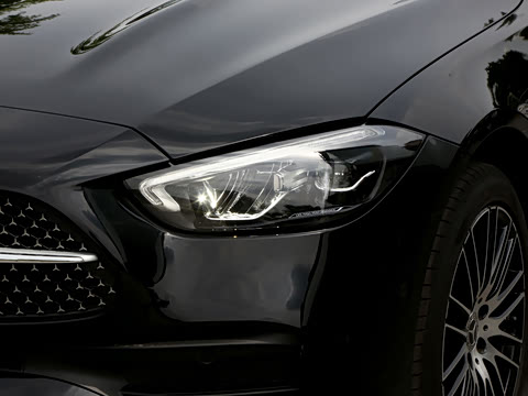 2026�� �Ŀ� C 260 L �˶���