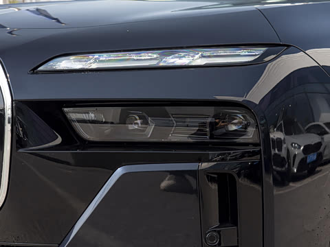 2026�� 740Li ������ M�˶���װ