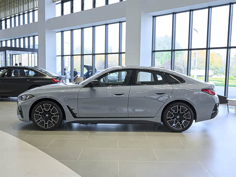 2026�� 430i Gran Coupe M�˶���ҹ��װ